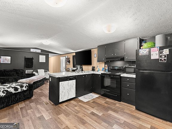 5th image of 303 Blakely Chappelear Rd