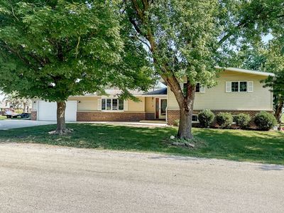 202 E 8th St, Gridley, IL, 61744