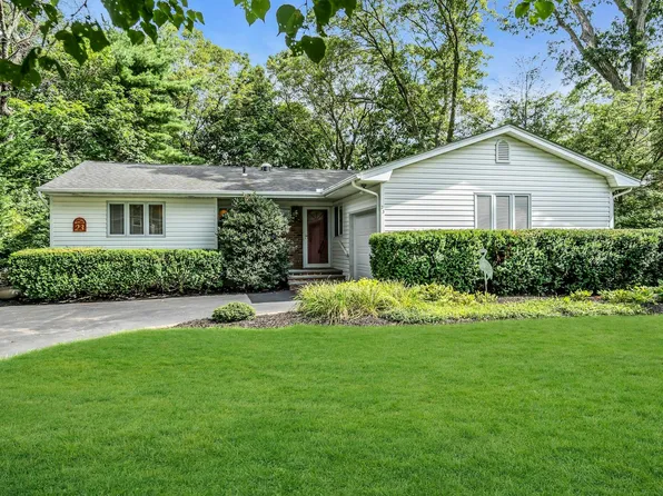 23 Gull Drive, Hauppauge, NY 11788