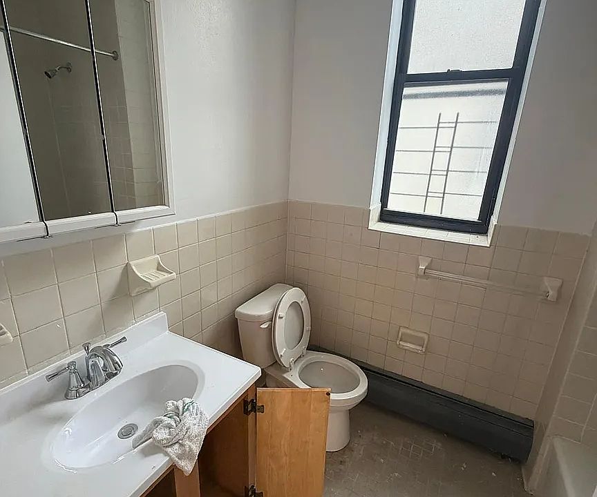 1st image of 751 Dawson St APT 5A