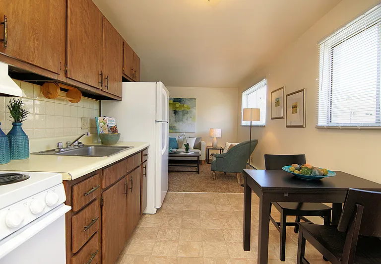 2879 Royal Glen Dr — Photo 2