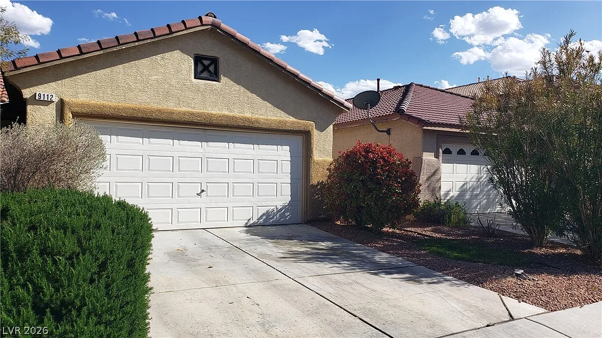 3 bed, 2.0 bath, 1378 sqft, $1,950 — Photo 1