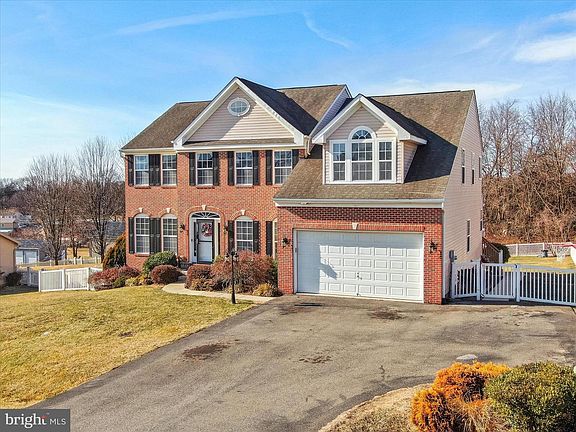 3rd image of 8935 Harper Dr