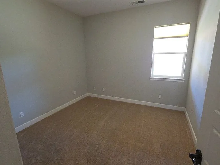 245 Katie Ct — Photo 8