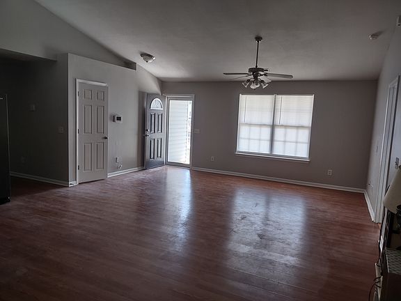 5th image of 744 Cannonsburg Dr