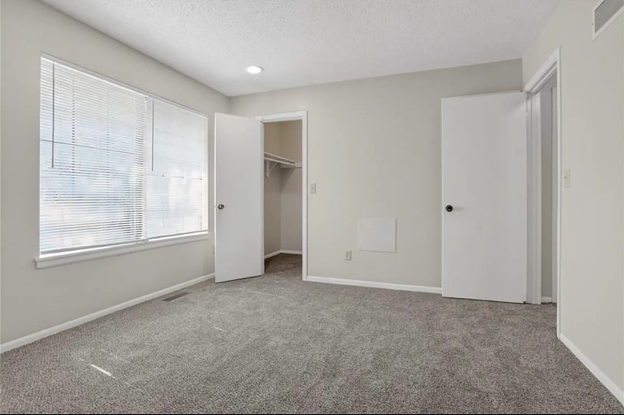 2 bed, 1100 sqft, $1,350 — Photo 4