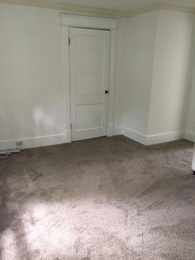 Studio Apt. for lease in the Belmont/Hillsboro area! — Photo 4