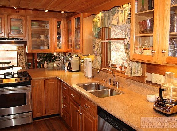 2nd image of 807 Moonshadow Lane