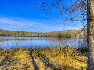 40 Shore Dr, Forestdale, MA 02644