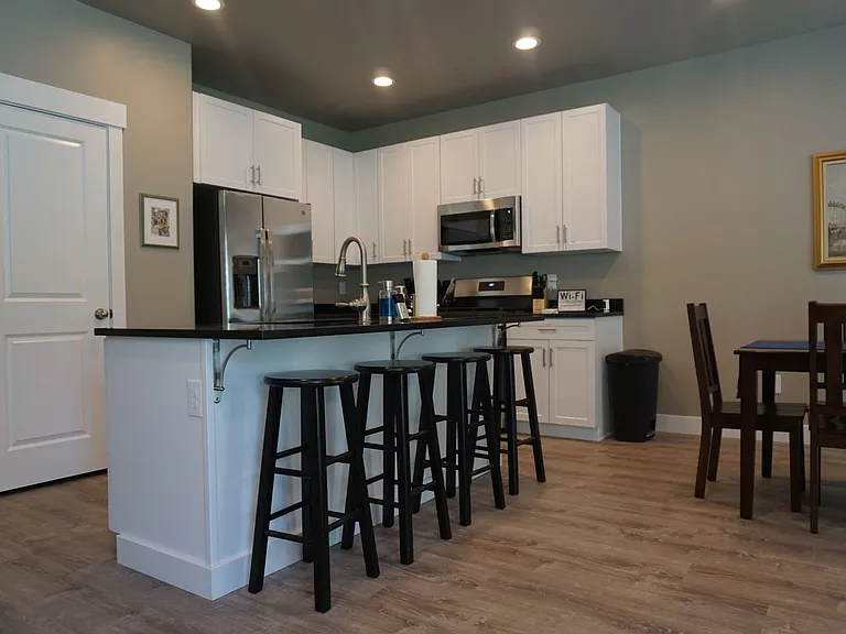 719 E Ryder Park Ln — Photo 4