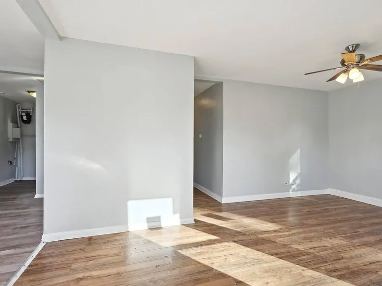 12219 S Throop St — Photo 15