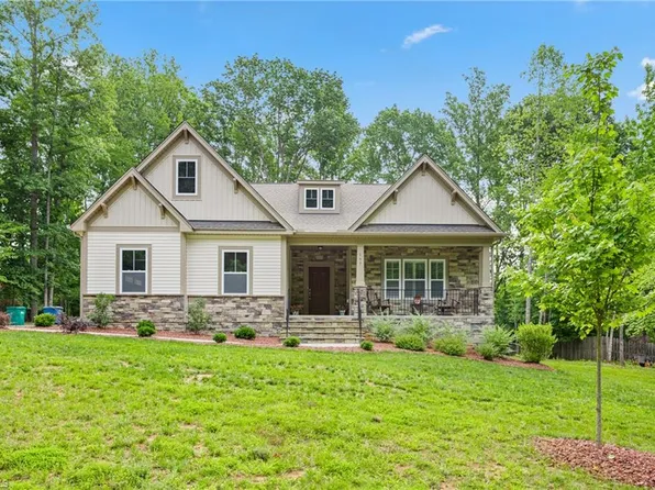 197 Hash Ln, Summerfield, NC 27358