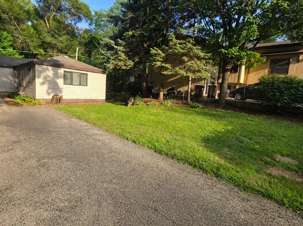 24 John St, Crystal Lake, IL 60014