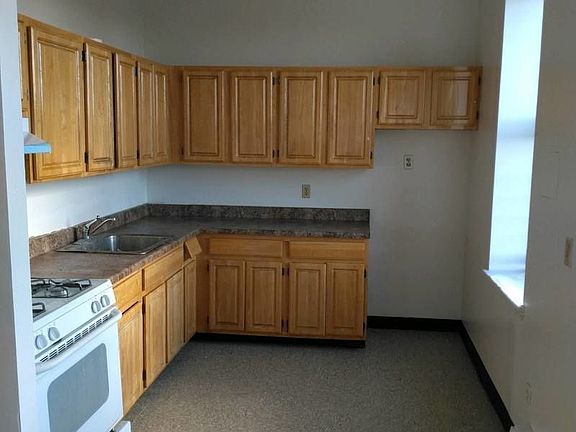 3rd image of 649 Riverdale Ave #4R