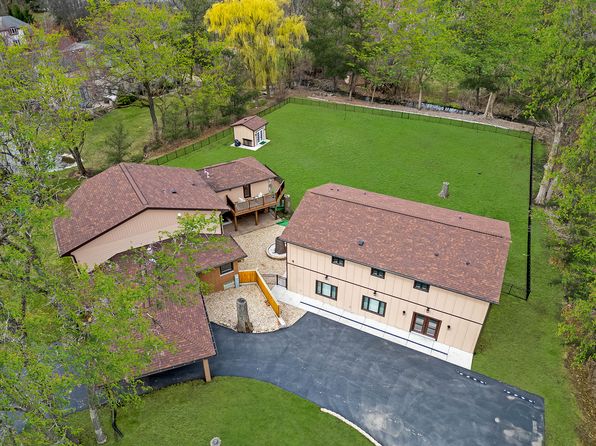 3220 Meyers Rd, Oak Brook, IL 60523