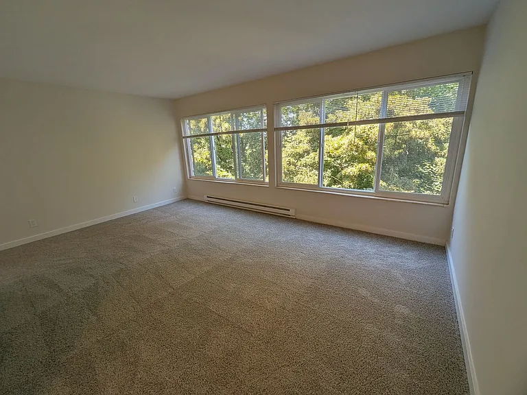 Cordova Apartments — Photo 53