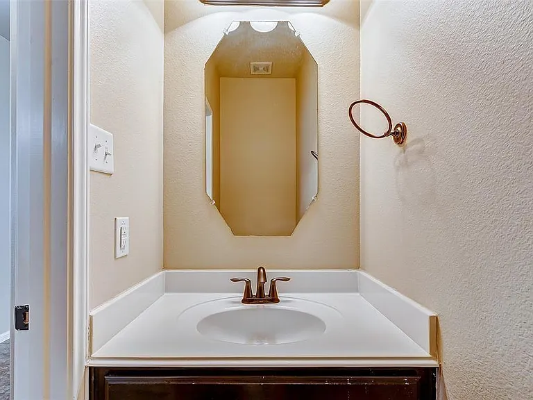 6039 Shelbourne Park Ln — Photo 5