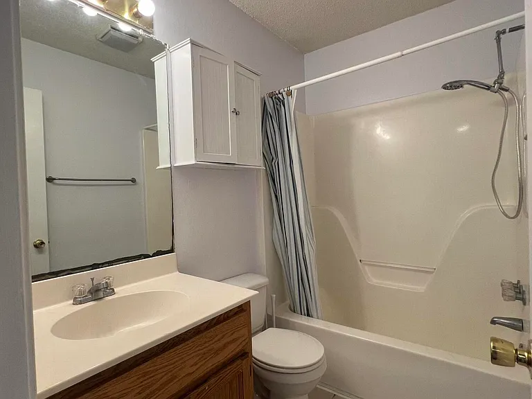 501 Woodward Dr — Photo 16
