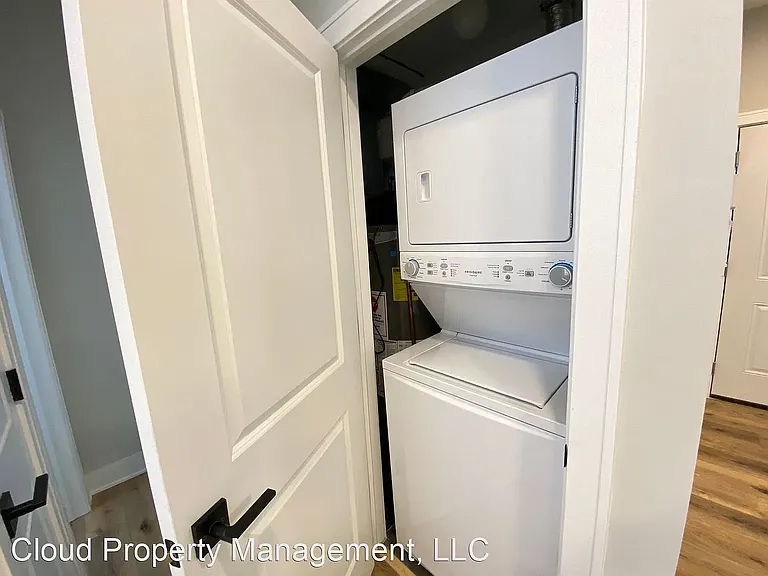 2700 S Kildare Ave #3M — Photo 8