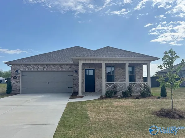 1025 Maplehurst St, Decatur, AL 35603