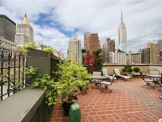 Sold by Corcoran | media 23