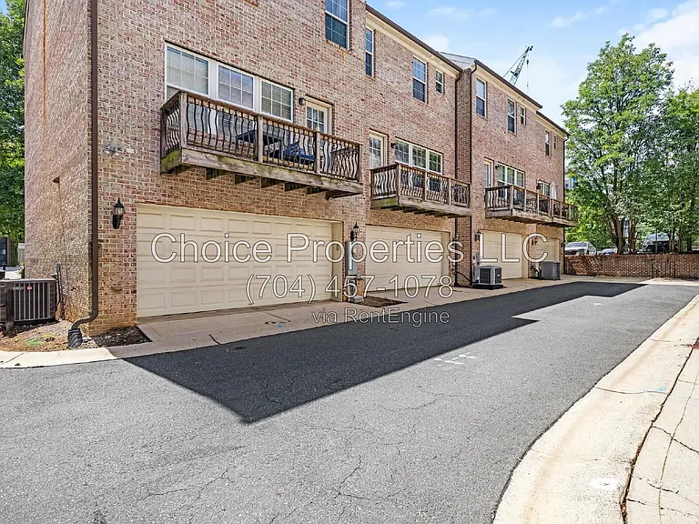 223 N Irwin Ave — Photo 24