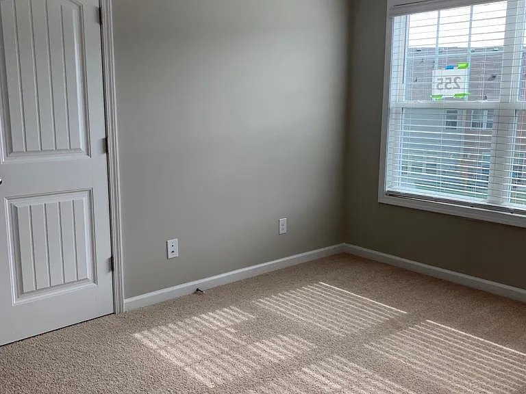 1214 Foxcroft Ln — Photo 14