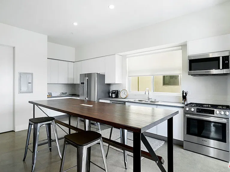 2496 S Centinela Ave #4 — Photo 19