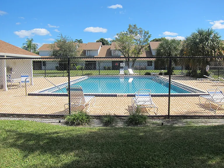 1517 Woodbridge Lakes Cir — Photo 24