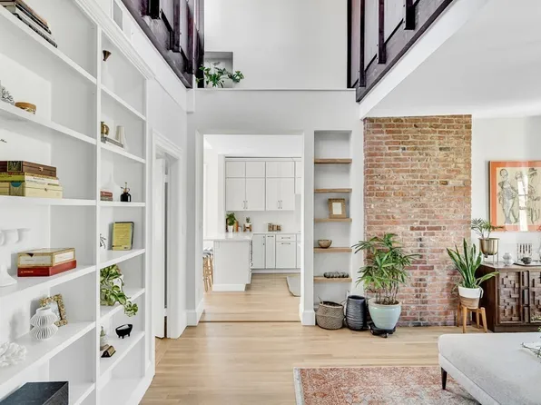 22 McTernan St #3, Cambridge, MA 02139