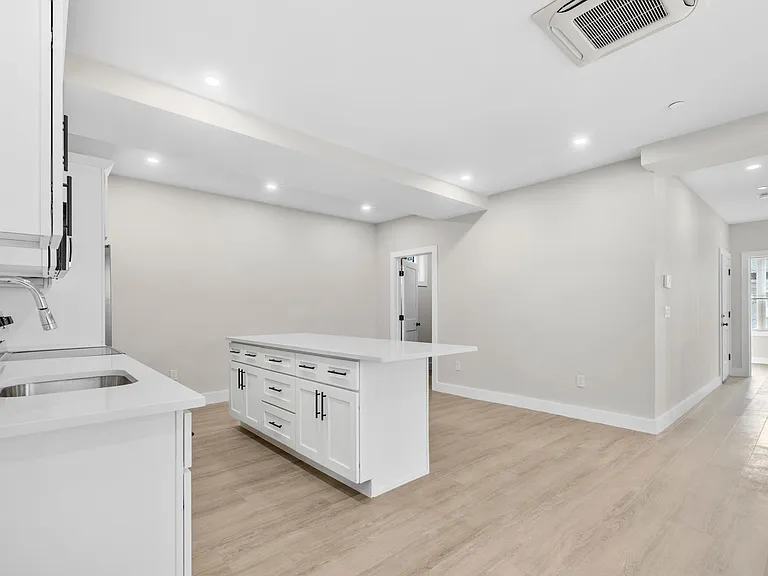 135 Harrishof St #2 — Photo 15