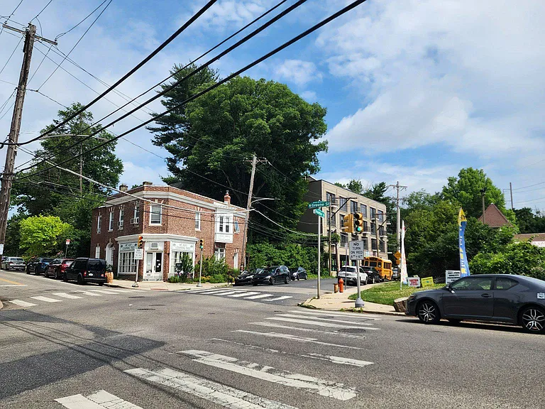 400 N Hortter St #206 — Photo 4
