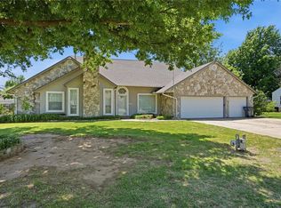 5804 NW 53rd St, Warr Acres, OK 73122