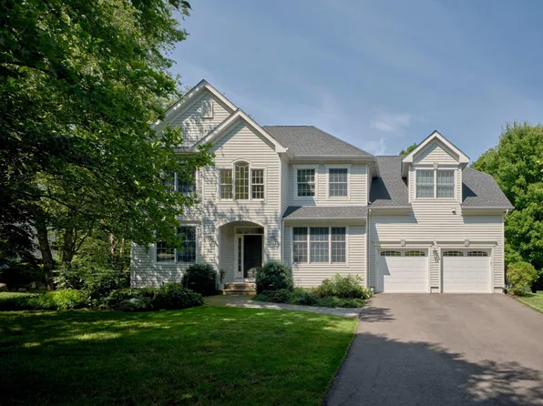 6 Avalon Lakes Ct, Skillman, NJ 08558