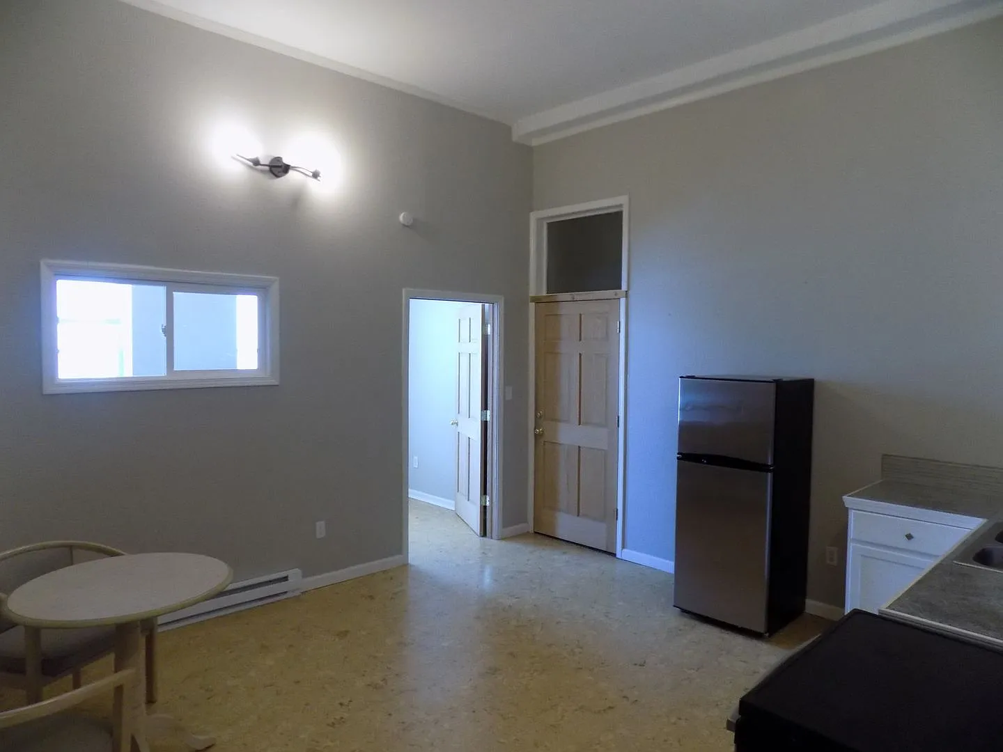 121 West Broadway Offices & Apartments — Photo 3