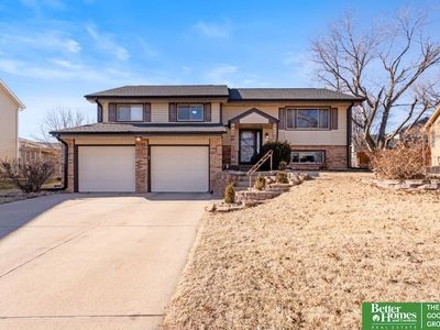 902 Iron Rd, Papillion, NE, 68046