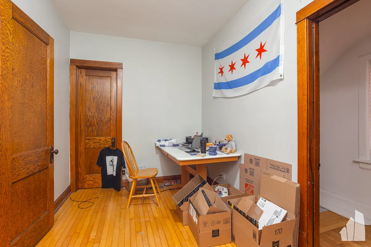3 bed, 2.0 bath, 1800 sqft, $3,850 — Photo 3