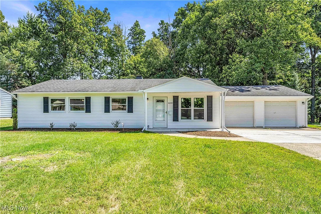6249 Oxford Ct photo 1