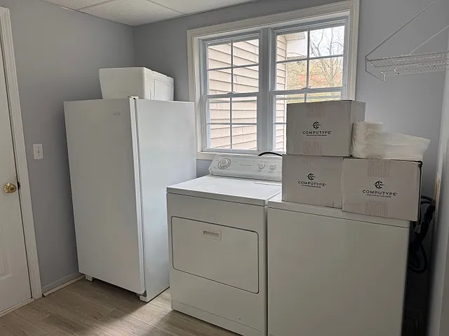 Landry room and freezer