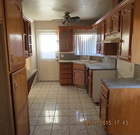 5th image of 662 San Bernardino Ave