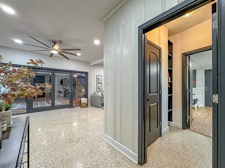 1044 Seminole Dr — Photo 50