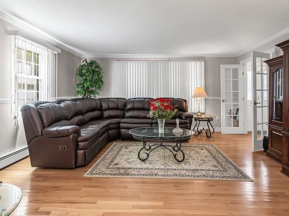 3rd image of 41 Riverview Ave