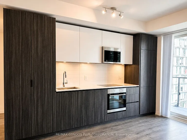 28 Widmer St #3126 — Photo 4