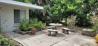 2 bed, 1.0 bath, 1227 sqft, $2,300 — Photo 3
