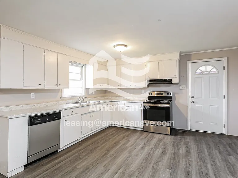 16293_007_kitchen_7.jpg