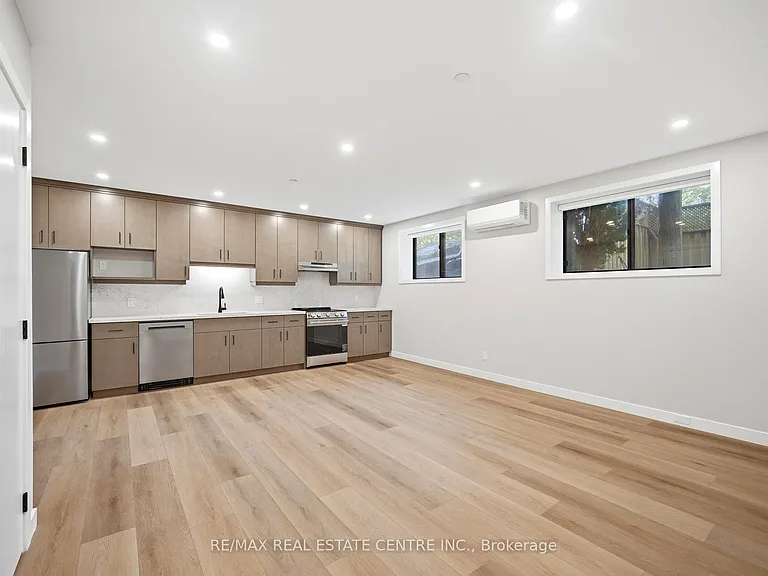 3 Zina St #2 — Photo 5