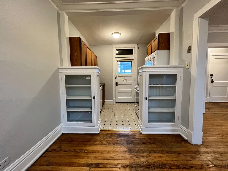 3951 N Hoyne Ave #2 — Photo 3