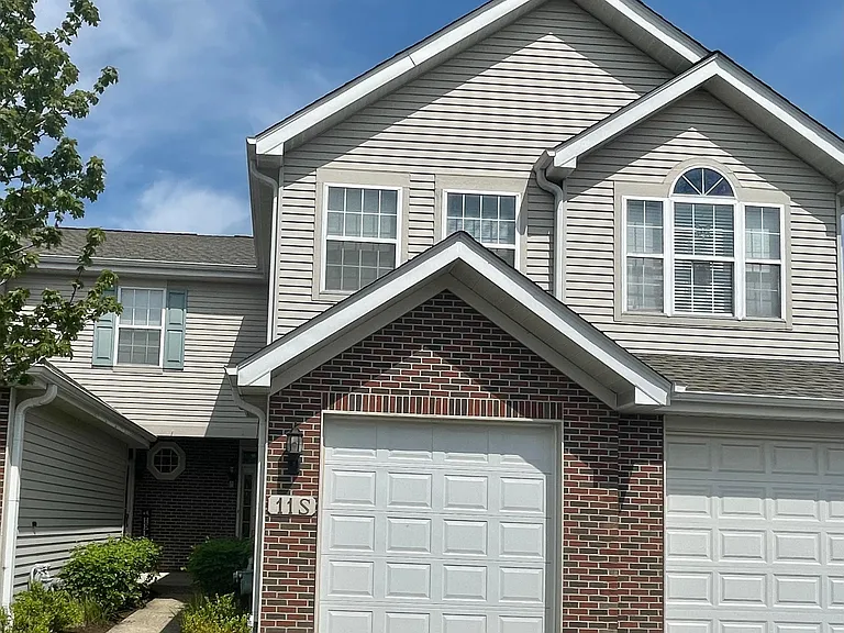 11 S Oakhurst Dr — Photo 1