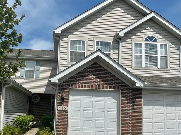 11 S Oakhurst Dr, Aurora, IL 60504