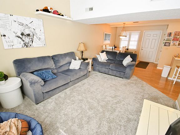 4th image of 1523 N Oakhill Dr